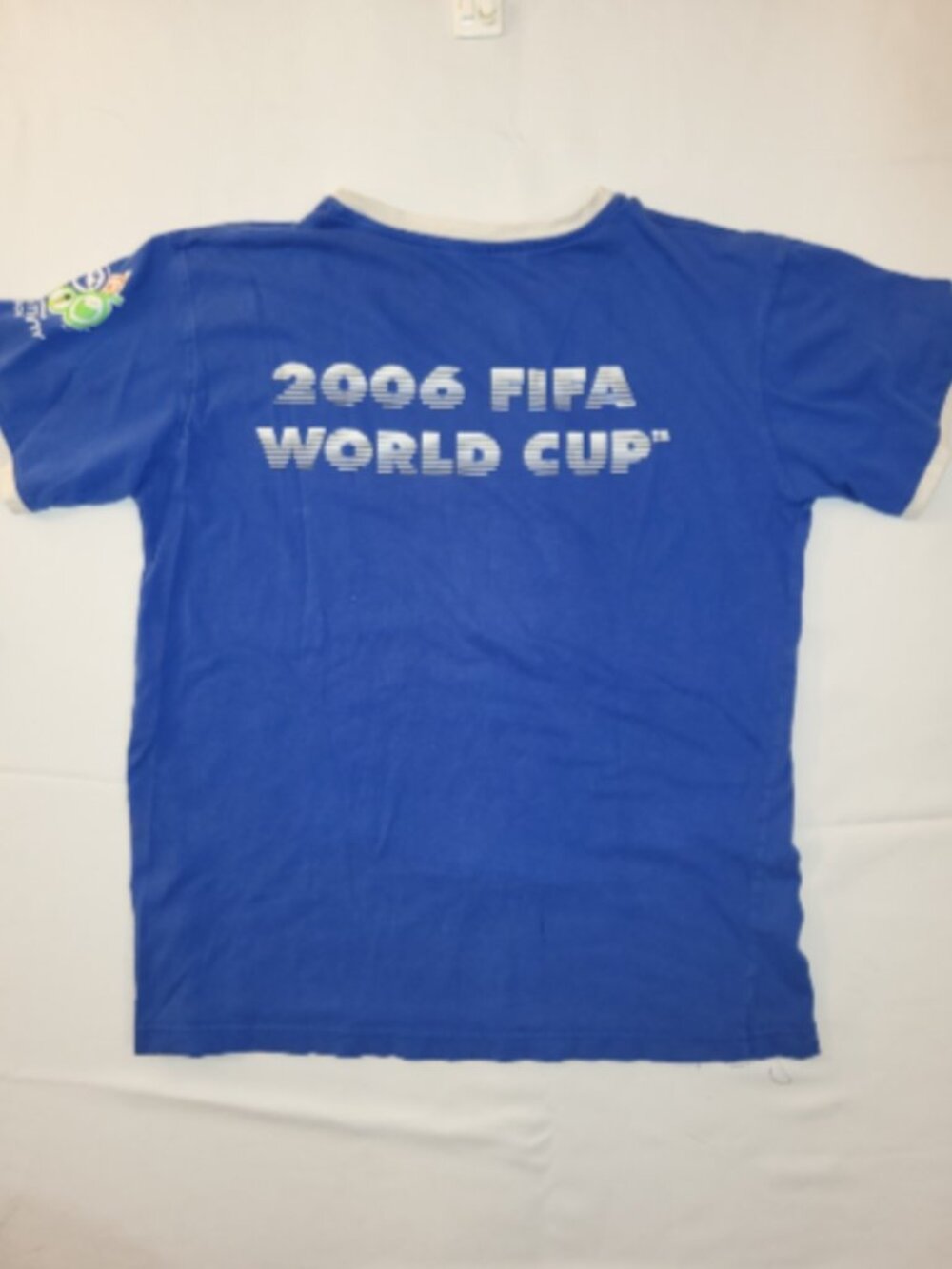 Italia 2006 FIFA World Cup Blue V-Neck Soccer T-Shirt Italy See Measurements - Picture 7 of 9